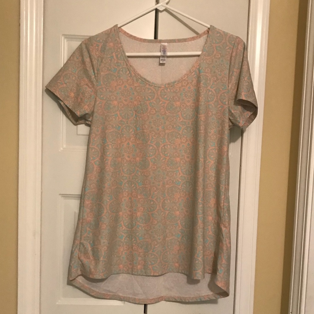 LulaRoe classic tee